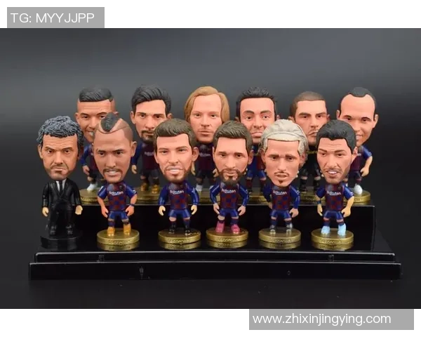 足球球星缩小版人物手办收藏热潮引发年轻群体追捧